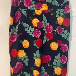LuLaRoe Multicolor Floral Pencil Skirt size Medium, Excellent Condition
